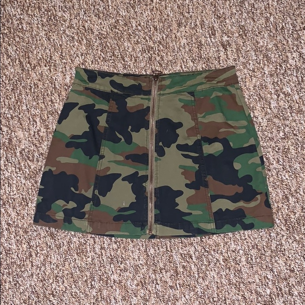 Zip Up Mini Skirt
